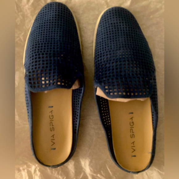Via Spiga, Suede Royal Blue Slides - Picture 1 of 3